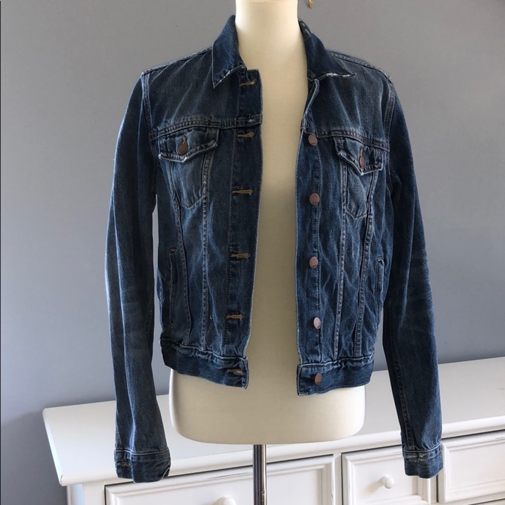 gap women’s jean jacket M